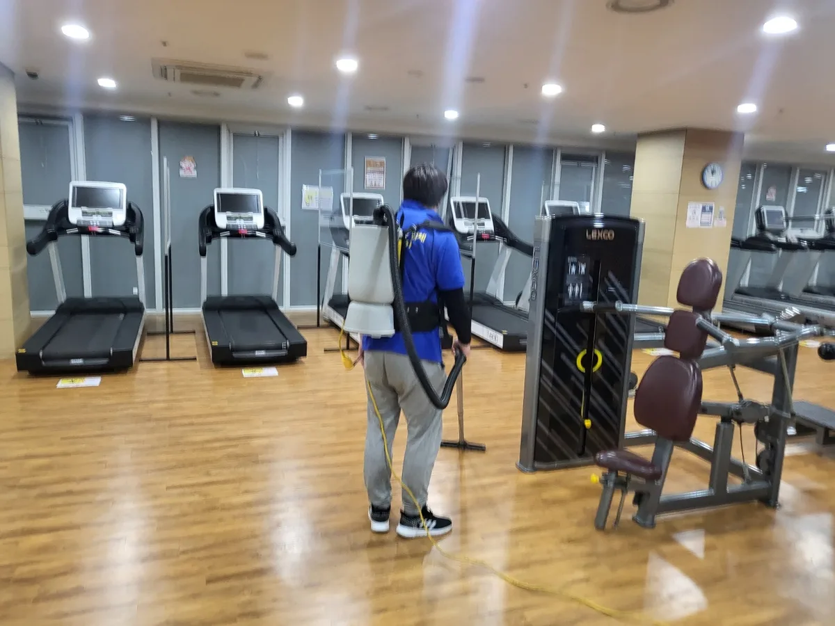 함평군 손불면 헬스장 샤워실 장비 주변 정밀 위생청소 사례 - 행진크린