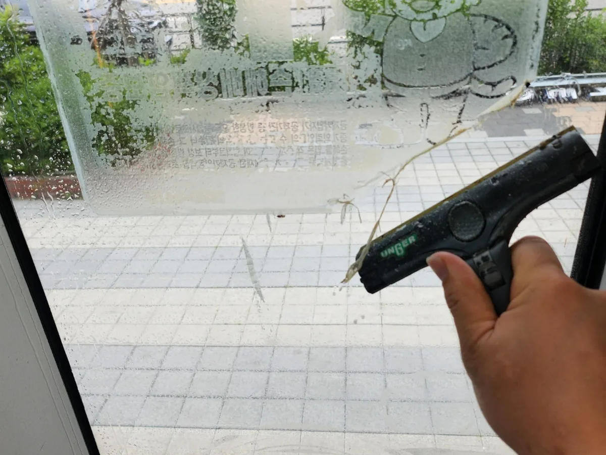 화순군 동면 사무실 고층 외창 장비 주변 정밀 위생청소 사례 - 행진크린
